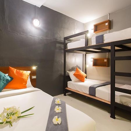 Holiday Station Hostel Krabi town Exterior foto